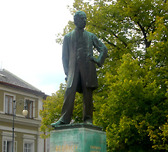 Памятник Б. Сметане в Литомышле